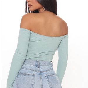 Of shoulder bodysuit fashion Nova